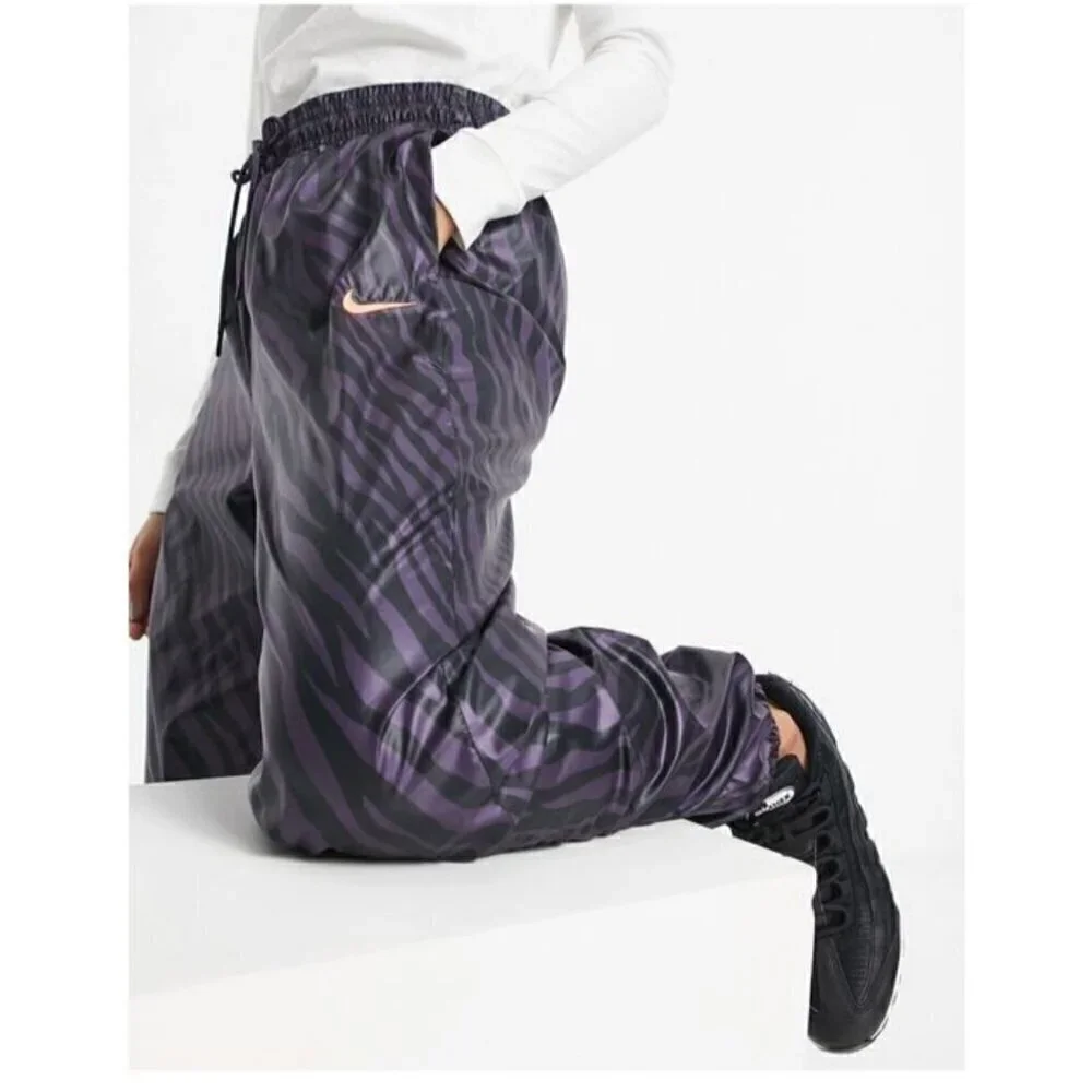 Nike Icon Clash Women's Joggers Size M Sweatpants Lightweight elastic waist